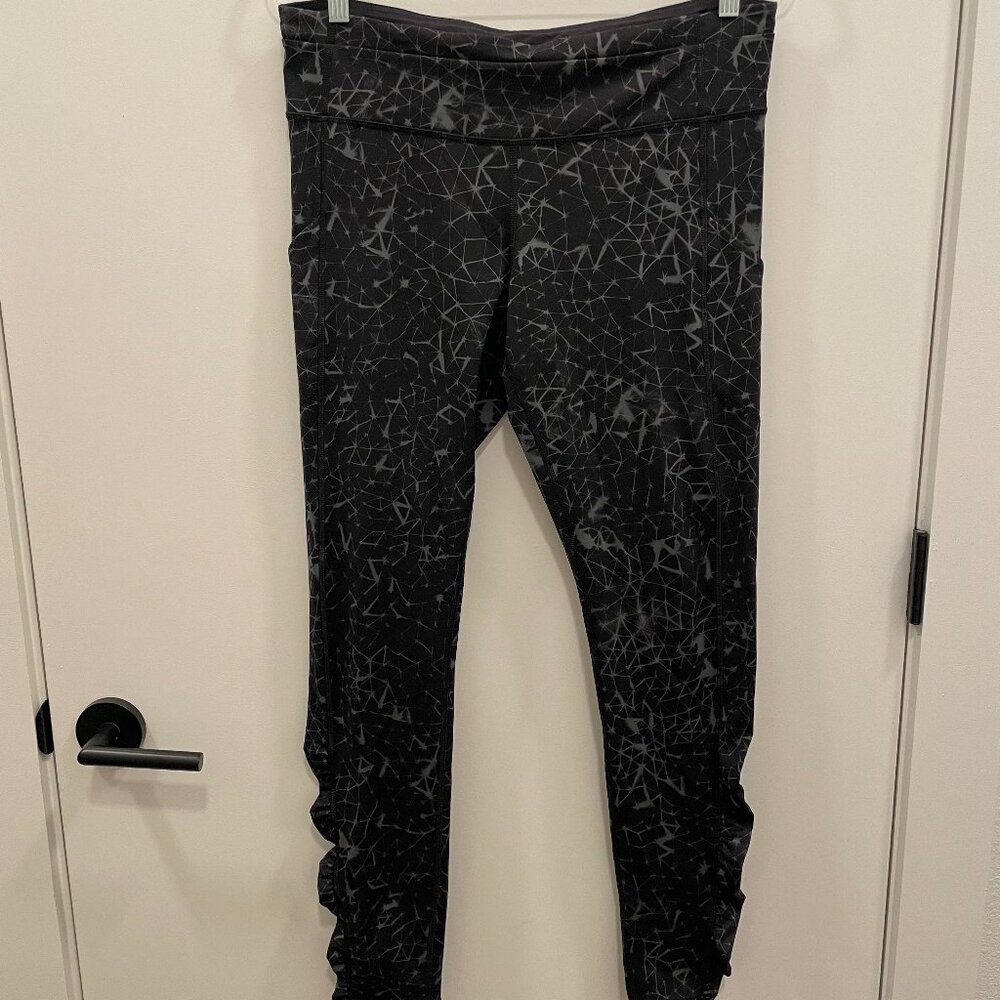 Lululemon 28" Leggings w/ Abstract Print + Ruched Detail - Size 12